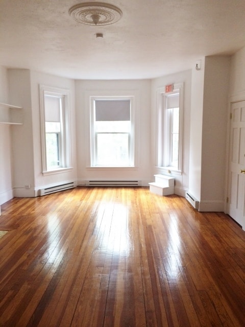 1077 Beacon St, Unit 8 in Brookline, MA - Foto de edificio - Building Photo
