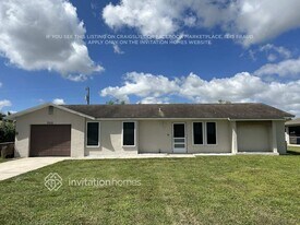 3010 SE 15th Pl in Cape Coral, FL - Building Photo