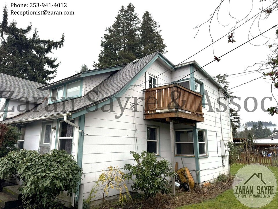 1620 7th Ave SE in Puyallup, WA - Building Photo