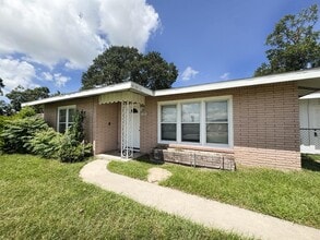 8103 N Navarro St in Victoria, TX - Building Photo - Building Photo