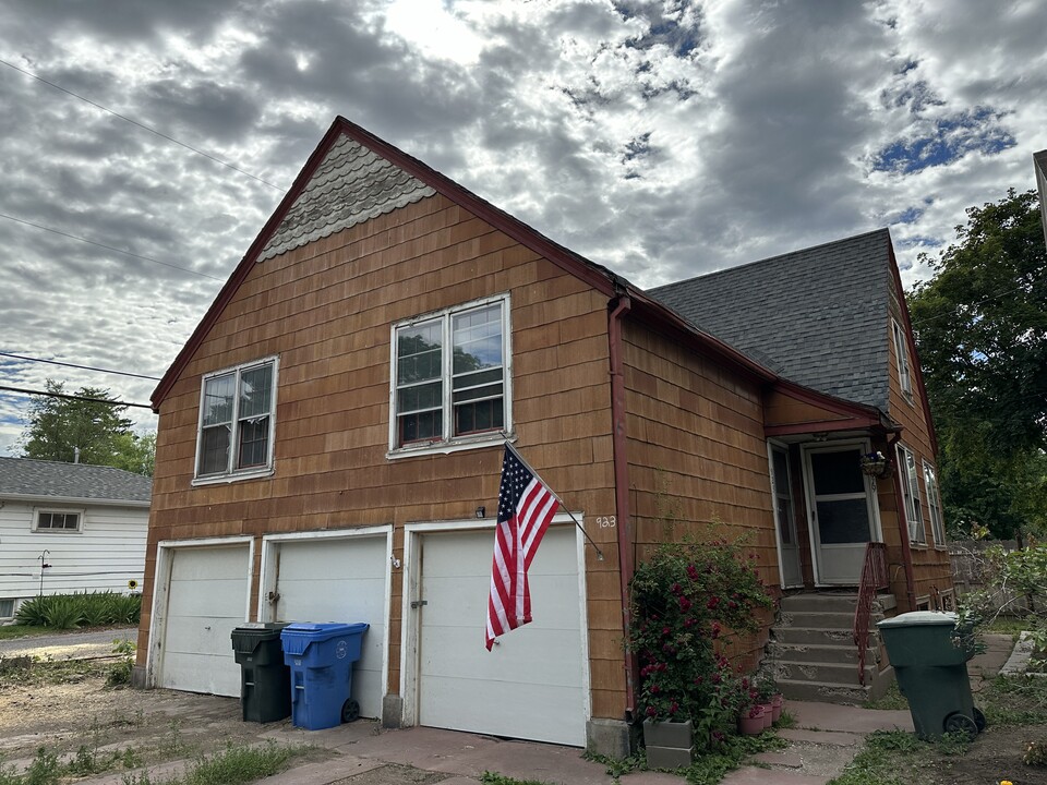 927 E Whitman St in Pocatello, ID - Foto de edificio