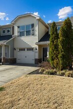 911 Keepsake Diamond Ln in Murfreesboro, TN - Foto de edificio - Building Photo