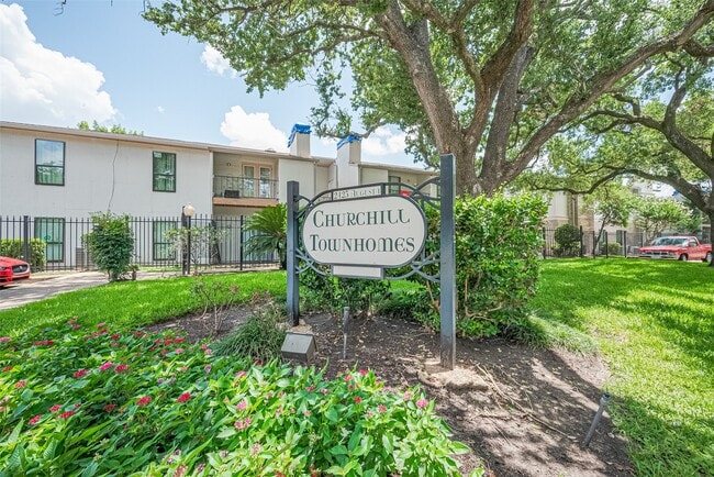 property at 2425 Augusta Dr