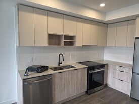 10485-10139 139 St in Surrey, BC - Building Photo