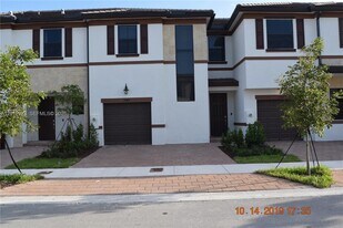 3384 W 100th Terrace in Hialeah, FL - Building Photo
