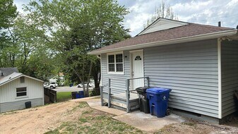 245 S Benedict Ave in Oak Ridge, TN - Building Photo