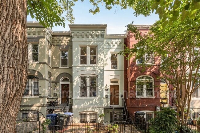 property at 1037 5th St NE