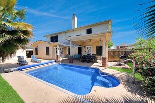 12711 Laurel Bank Way in Houston, TX - Building Photo