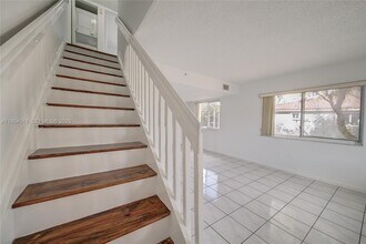 551 NW 82nd Ave in Miami, FL - Building Photo - Building Photo