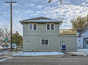 719 Griggs St N, Unit B in St. Paul, MN - Foto de edificio - Building Photo