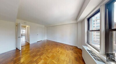 EAST 63 STREET in New York, NY - Building Photo - Building Photo
