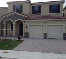 19244 NE 9th Pl in Miami, FL - Building Photo