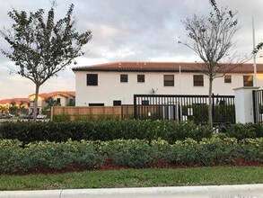 8878 NW 103rd Ave in Doral, FL - Building Photo - Building Photo