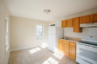 319 Radcliffe St in Bristol, PA - Building Photo - Building Photo