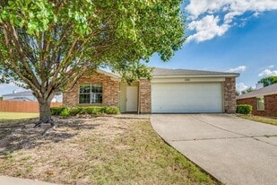 4500 Blue Jay Ln in Sherman, TX - Building Photo