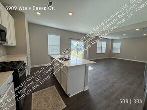 6909 Wolf Crk Ct in Whitestown, IN - Building Photo - Building Photo