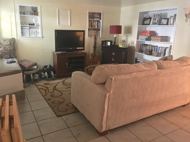 5506 Loyola Ave, Unit 5506 Loyola Ave.