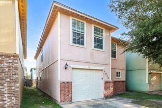 4958 S Cancun in Houston, TX - Building Photo - Building Photo
