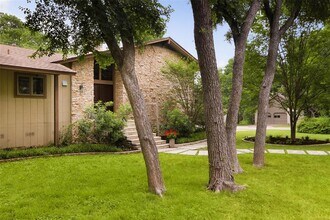 402 Bulian Ln in Austin, TX - Building Photo - Building Photo