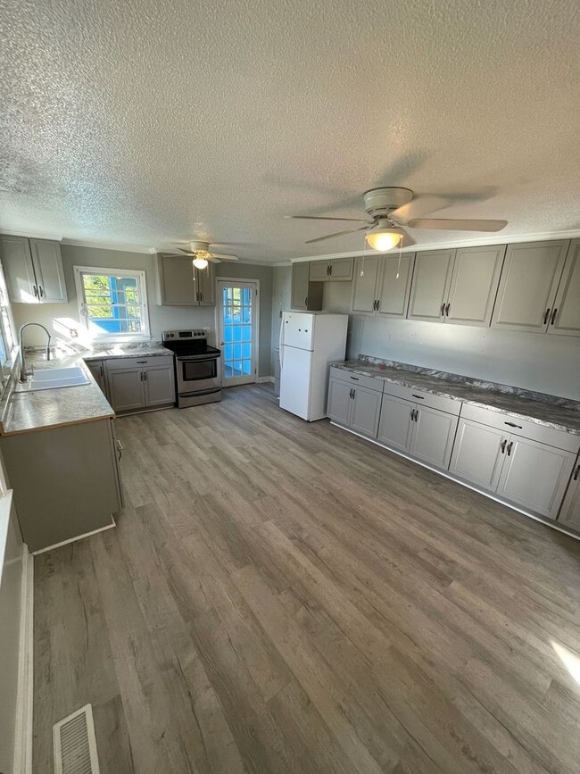 961 Iron Bridge Rd in Cowpens, SC - Building Photo - Building Photo