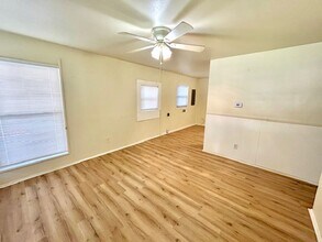 2433 Shepherd Dr NW in Huntsville, AL - Building Photo - Building Photo