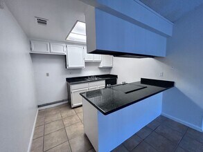 6864-6866 Trovita Way in Citrus Heights, CA - Building Photo - Building Photo