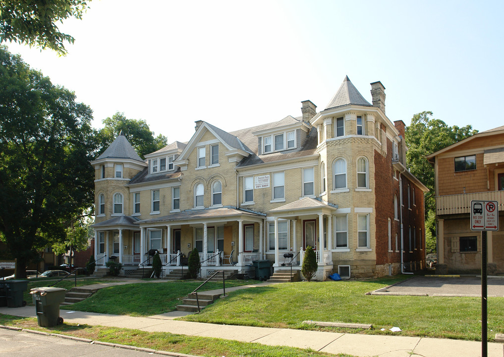 149-157 W 10th Ave in Columbus, OH - Foto de edificio