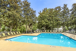 Woodlyn on the Green Apartment Homes