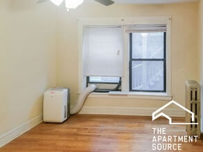 518 W Cornelia Ave, Unit 116 in Chicago, IL - Foto de edificio - Building Photo