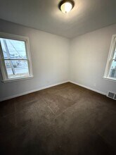 18404 Neff Rd in Cleveland, OH - Building Photo - Building Photo