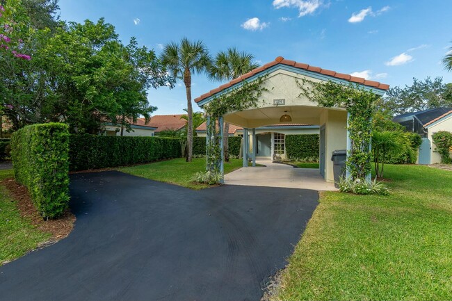 2291 Las Casitas Dr in Wellington, FL - Foto de edificio - Building Photo