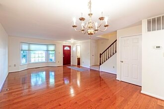 5708 Belcher Farm Dr in Centreville, VA - Building Photo - Building Photo