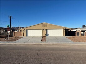 901 E Berk Ave in Kingman, AZ - Building Photo