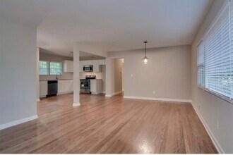 1810 Teasley Dr SE in Smyrna, GA - Building Photo - Building Photo