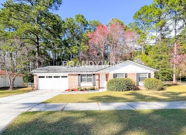 property at 807 Turtle Creek Dr N