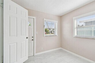 3540 56th Ave N in St. Petersburg, FL - Building Photo - Building Photo