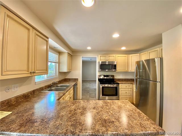 10043 W Lake Dr in Littleton, CO - Building Photo - Building Photo