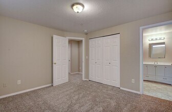 1992 Meadowood Loop in Woodland, WA - Building Photo - Building Photo