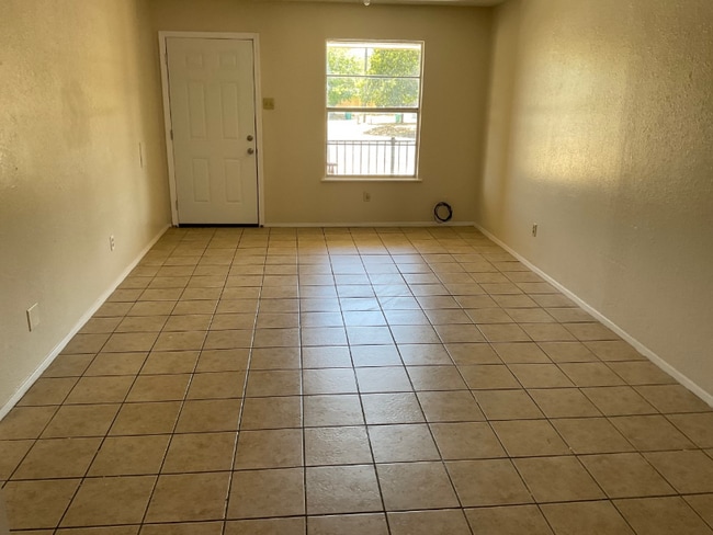 112 E Crest Dr in Waco, TX - Building Photo - Building Photo