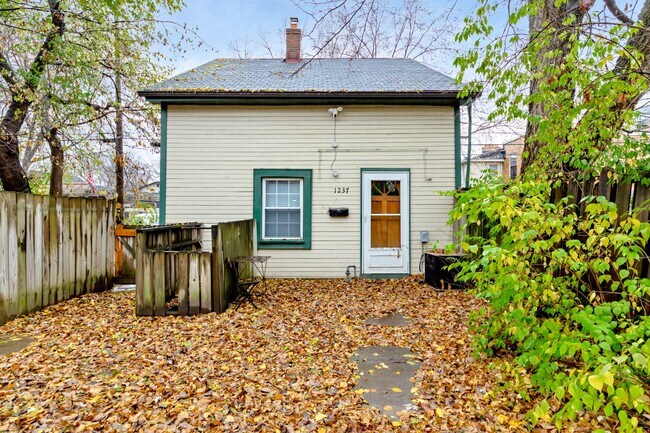 1237 Highland St in Columbus, OH - Building Photo - Building Photo
