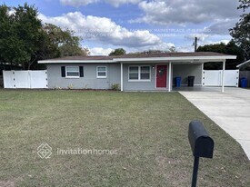 909 Skyview Dr in Brandon, FL - Building Photo