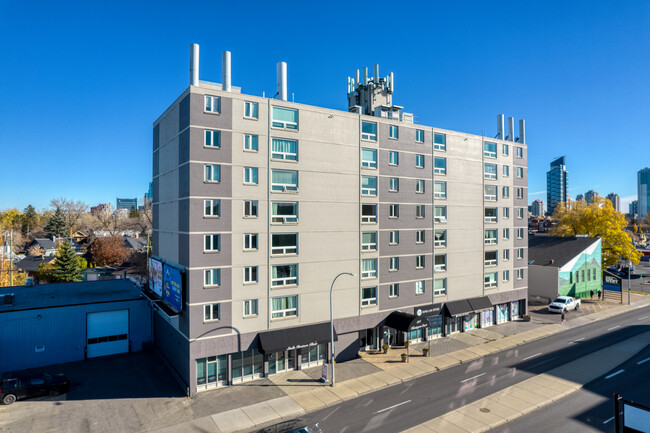 Kensington Court in Calgary, AB - Building Photo - Building Photo