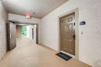 1375 Tuscana Ln, Unit 1102 in Davenport, FL - Building Photo - Building Photo