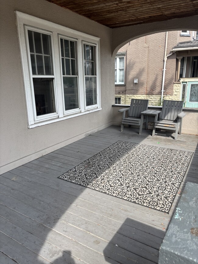 329 Christina St N in Sarnia, ON - Building Photo - Building Photo