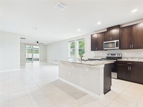 38707 Finn Clover Ln in Zephyrhills, FL - Building Photo - Building Photo