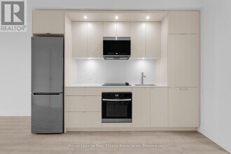 60 Central Park Roadway in Toronto, ON - Building Photo - Building Photo