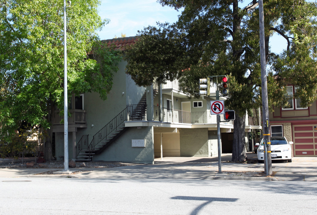 1420 El Camino Real in Burlingame, CA - Building Photo