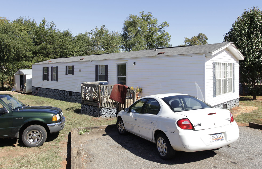 1 Luke Ln in Greenville, SC - Building Photo