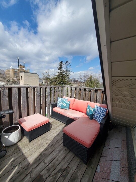 492 Armadale Ave in Toronto, ON - Building Photo