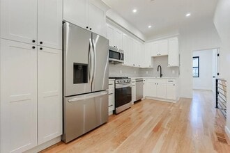 12 George St, Unit Residence at Royall Park in Medford, MA - Foto de edificio - Building Photo